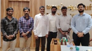 மாவட்ட ஆட்சியருக்கு வாழ்த்து தெரிவித்த சமூக செயற்பாட்டாளர்கள்!