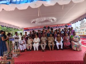 தேசிய உலகளாவிய மனிதநேய அமைதி கூட்டமைப்பு மற்றும் போலீஸ் பப்ளிக் ரிலேஷன்ஷிப் சார்பில் தலைகவசம் வழங்கும் நிகழ்ச்சி