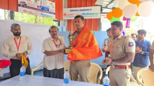 கோவை மலுமிச்சம்பட்டி பகுதியில் பொதுமக்கள் நலன் கருதி நவீன வசதிகளுடன் பேருந்து நிறுத்தம் அமைப்பு