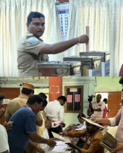 தாராபுரத்தில் காவல்துறையினருக்கான தபால் வாக்குப்பதிவு தொடங்கியது