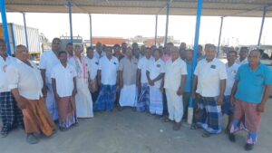 மாவட்ட ஆட்சியர் அலுவலகம் முற்றுகை மீனவர்கள் எச்சரிக்கை