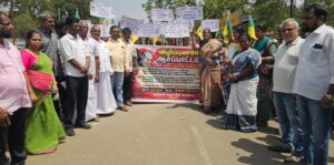 கோவையில் பெண்களுக்கு எதிரான வன்கொடுமைகளைத் தடுக்க வலியுறுத்தி ஆர்ப்பாட்டம்